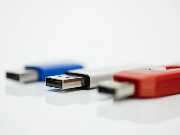 Flash Drive (USB)
